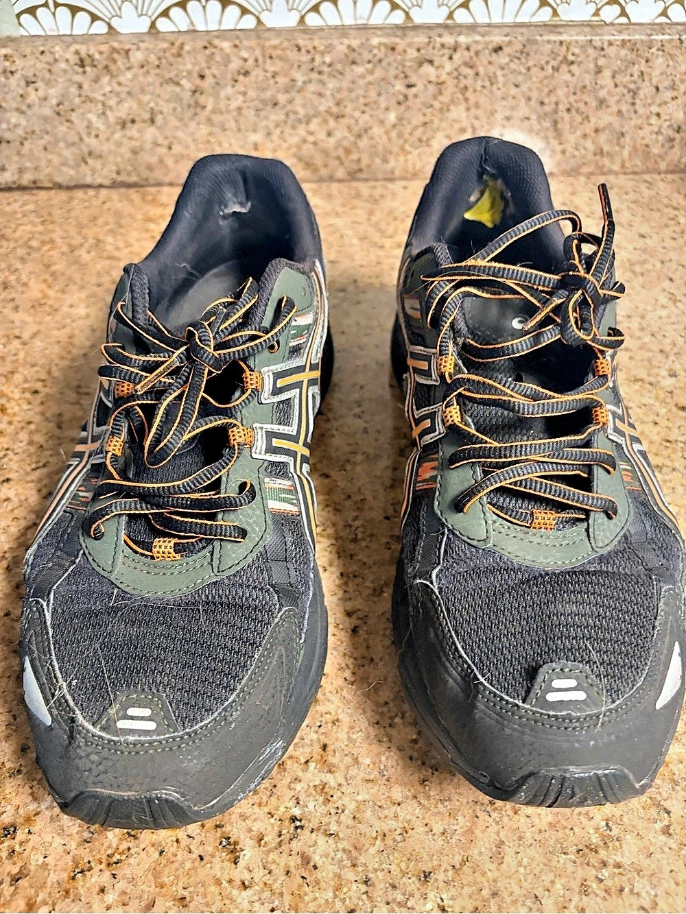 ASICS GEL-Venture 5 Athletic Shoes Black & Orange